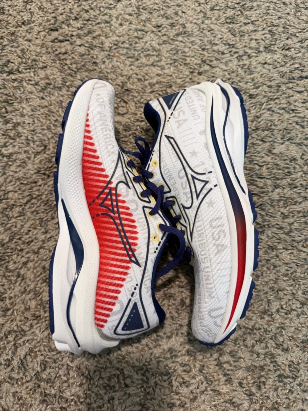 Mizuno USA White Red Navy Running Shoes